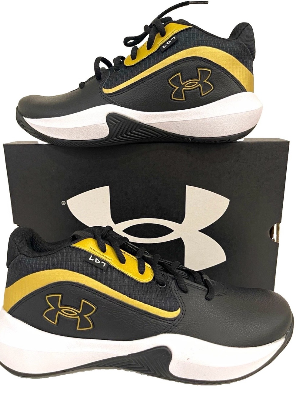 Under Armour Lockdown 7 Black/Metallic Gold size Men's 8 style 3028512-001 NIB